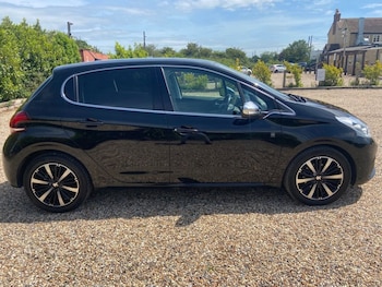 Used Peugeot 208 2019 for sale - 79182699: Photo