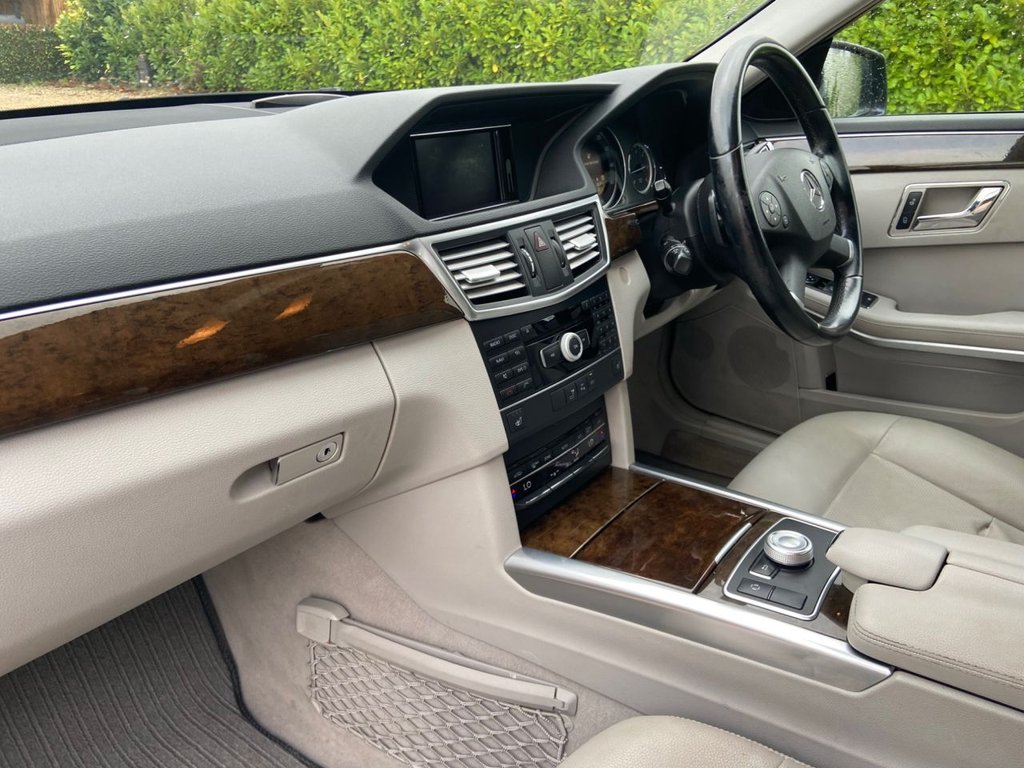 Used Mercedes-Benz E Class 2011 for sale - 76563370: Photo 13