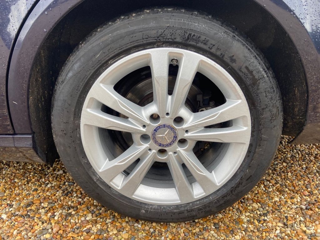 Used Mercedes-Benz E Class 2011 for sale - 76563370: Photo 20