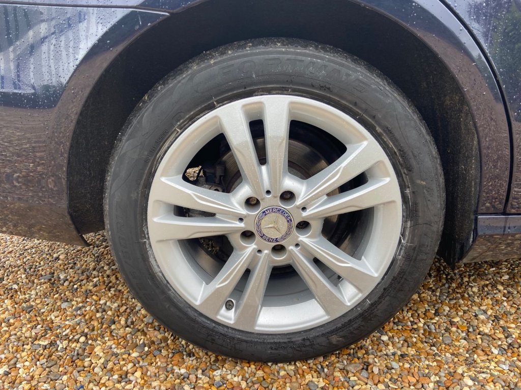 Used Mercedes-Benz E Class 2011 for sale - 76563370: Photo 21