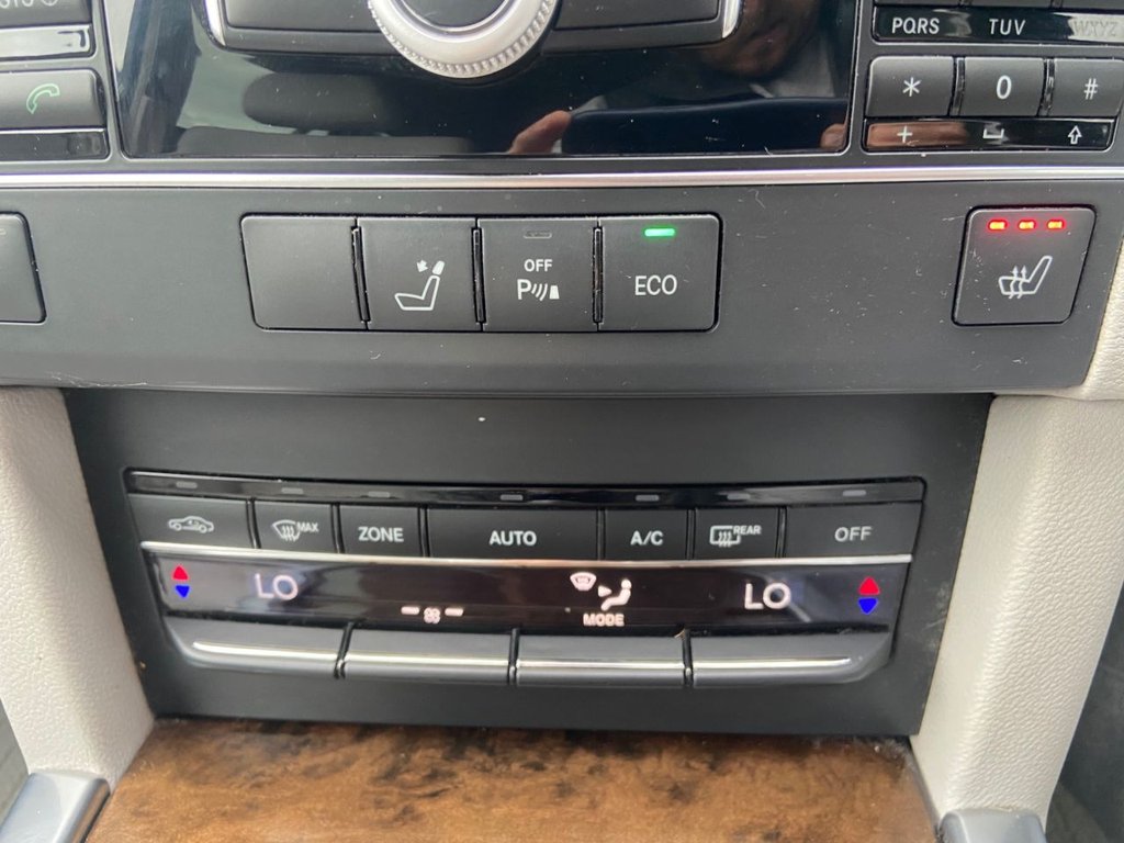 Used Mercedes-Benz E Class 2011 for sale - 76563370: Photo 25