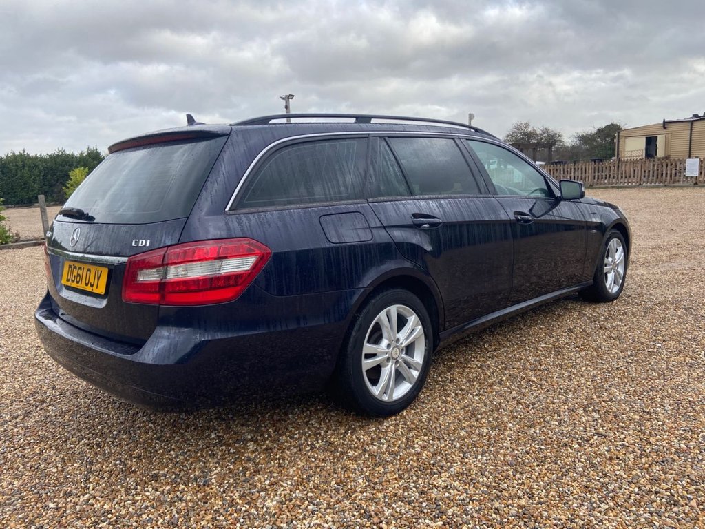 Used Mercedes-Benz E Class 2011 for sale - 76563370: Photo 5