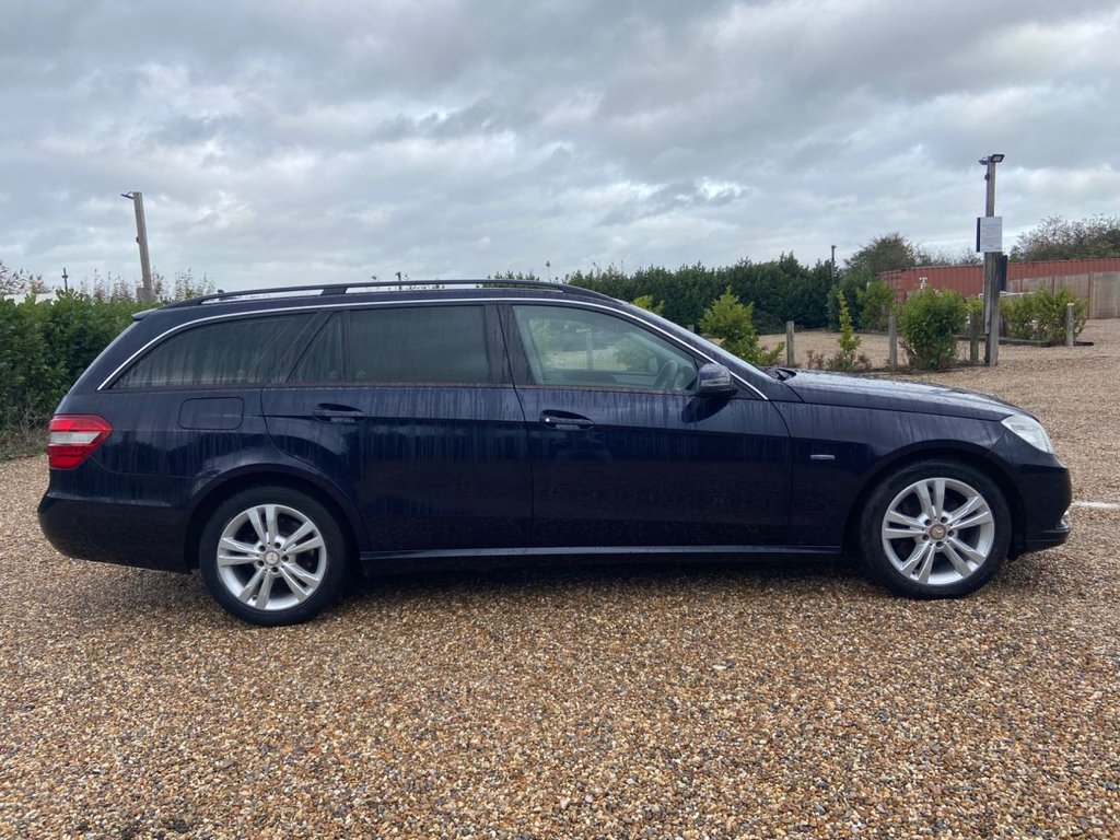 Used Mercedes-Benz E Class 2011 for sale - 76563370: Photo 8