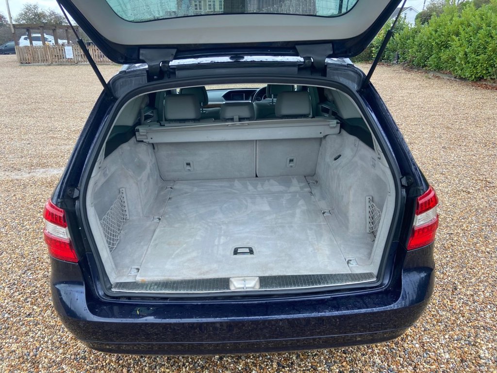 Used Mercedes-Benz E Class 2011 for sale - 76563370: Photo 9