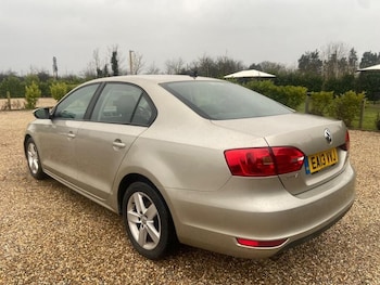 Used Volkswagen Jetta 2013 for sale - 76142381: Photo 4