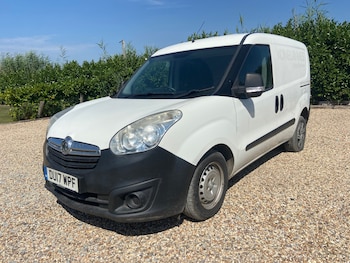 Used Vauxhall Combo 2017 for sale - 75545562: Photo