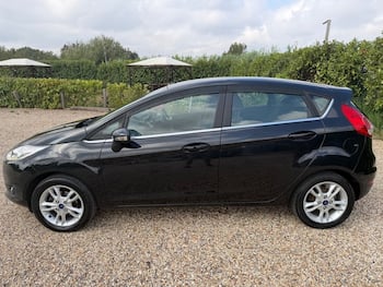 Used Ford Fiesta 2015 for sale - 79647933: Photo