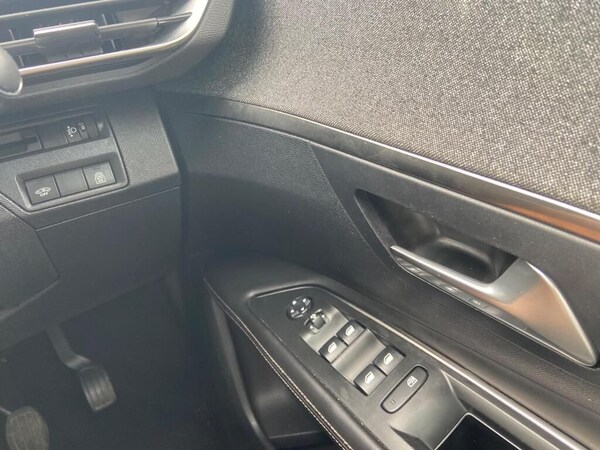 Used Peugeot 3008 2017 for sale - 76142393: Photo 30