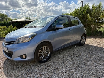 Used Toyota Yaris 2014 for sale - 79454761: Photo