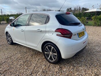 Used Peugeot 208 2016 for sale - 77534360: Photo
