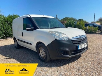 Used Vauxhall Combo 2017 for sale - 76142399: Photo