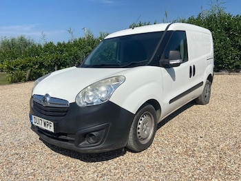 Used Vauxhall Combo 2017 for sale - 76142399: Photo