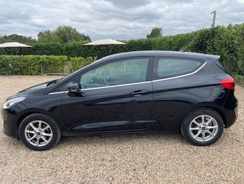 Used Ford Fiesta 2018 for sale - 79275989: Photo
