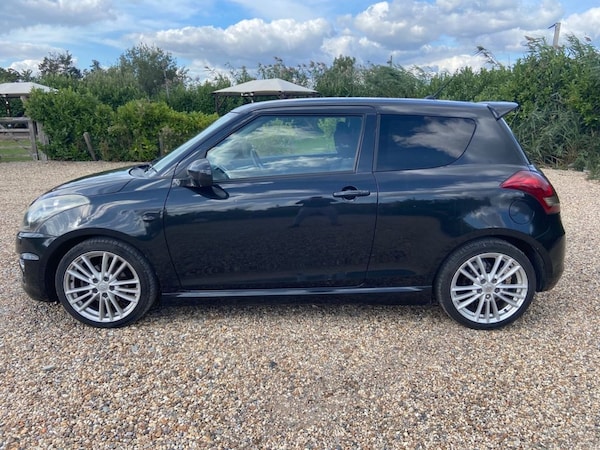 Used Suzuki Swift 2013 for sale - 76297054: Photo 4