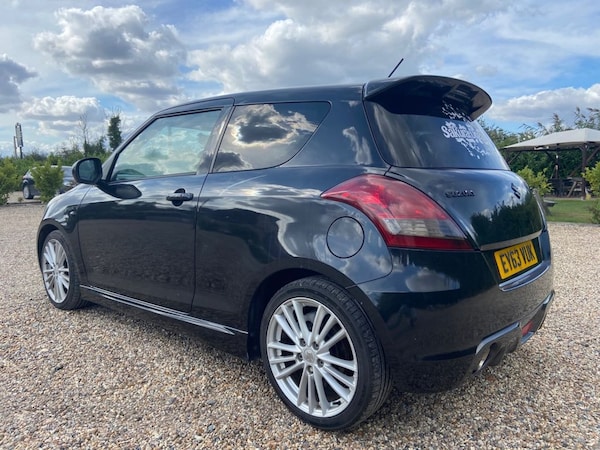 Used Suzuki Swift 2013 for sale - 76297054: Photo 5