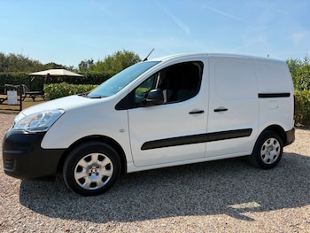 Used Peugeot Partner 2018 for sale - 79534816: Photo