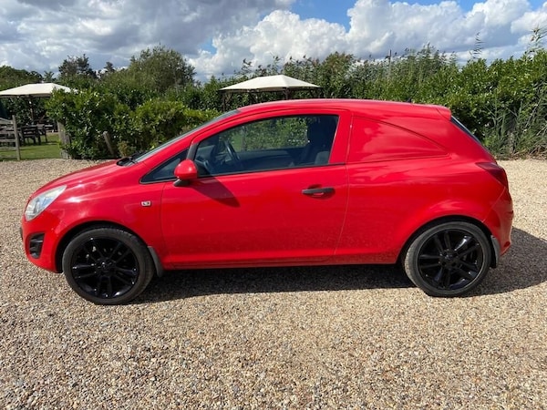 Used Vauxhall Corsa 2012 for sale - 76142374: Photo 4