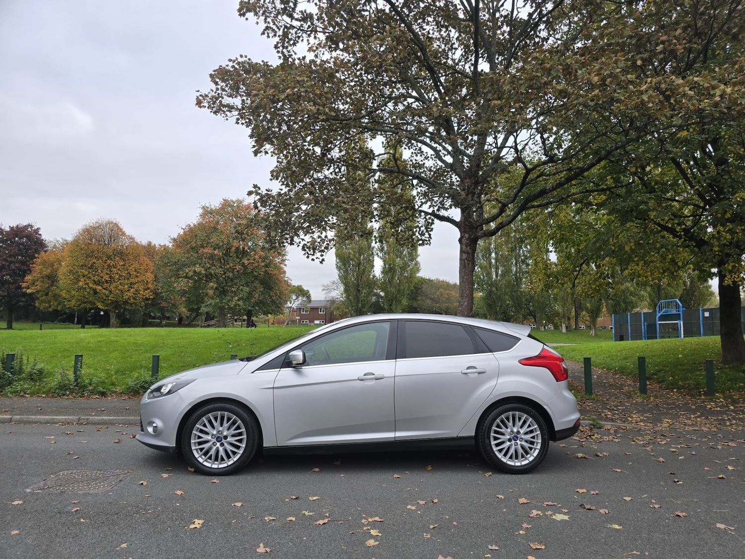 Used Ford Focus 2011 for sale - 76476972: Photo 2