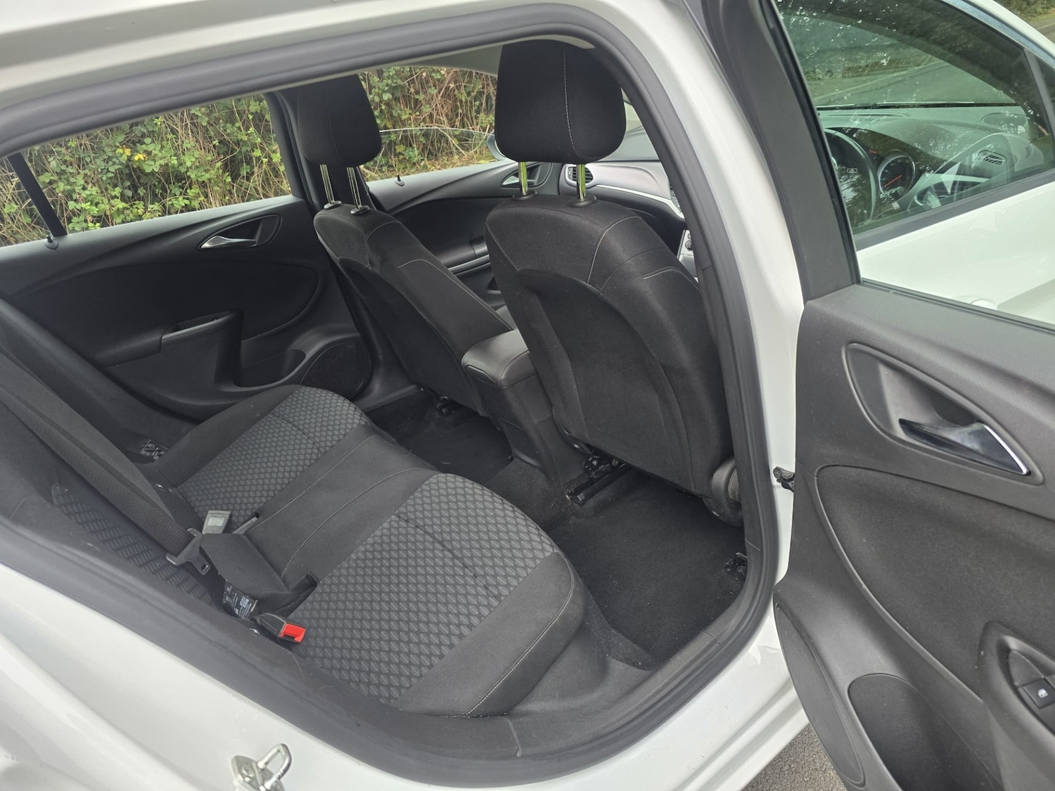 Used Vauxhall Astra 2017 for sale - 77984196: Photo 12