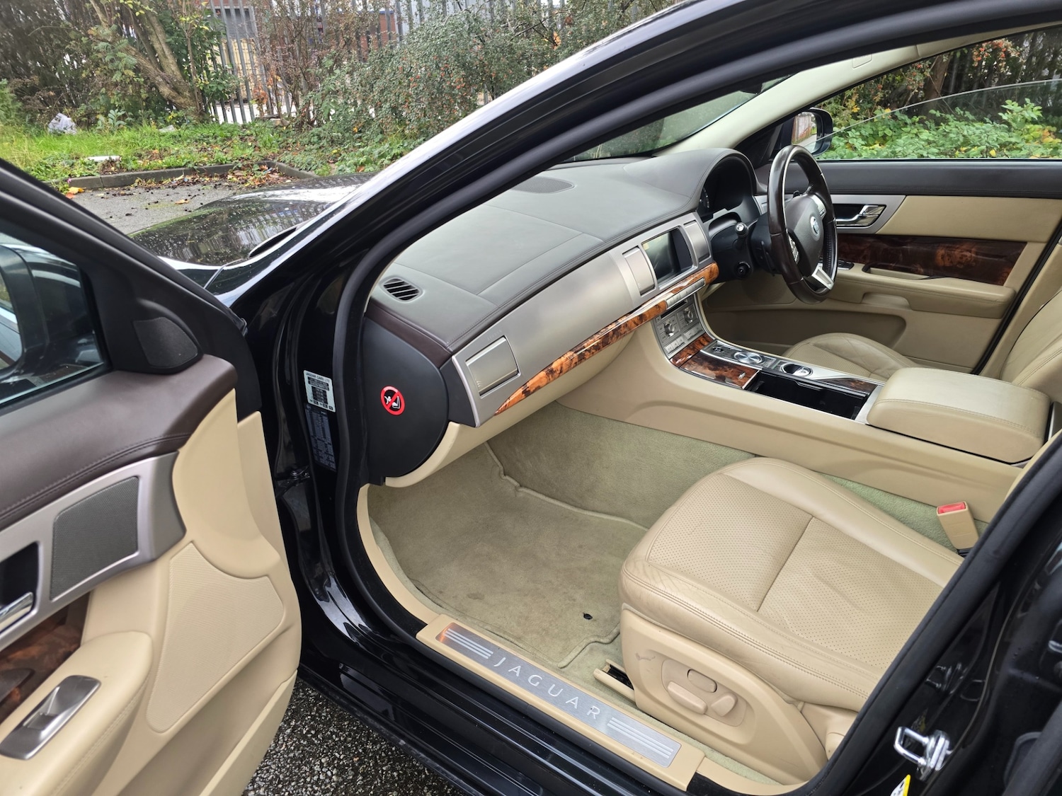 Used Jaguar XF 2010 for sale - 76475756: Photo 3