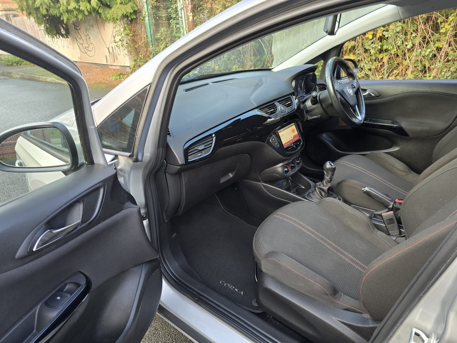 Used Vauxhall Corsa 2015 for sale - 76477576: Photo 4