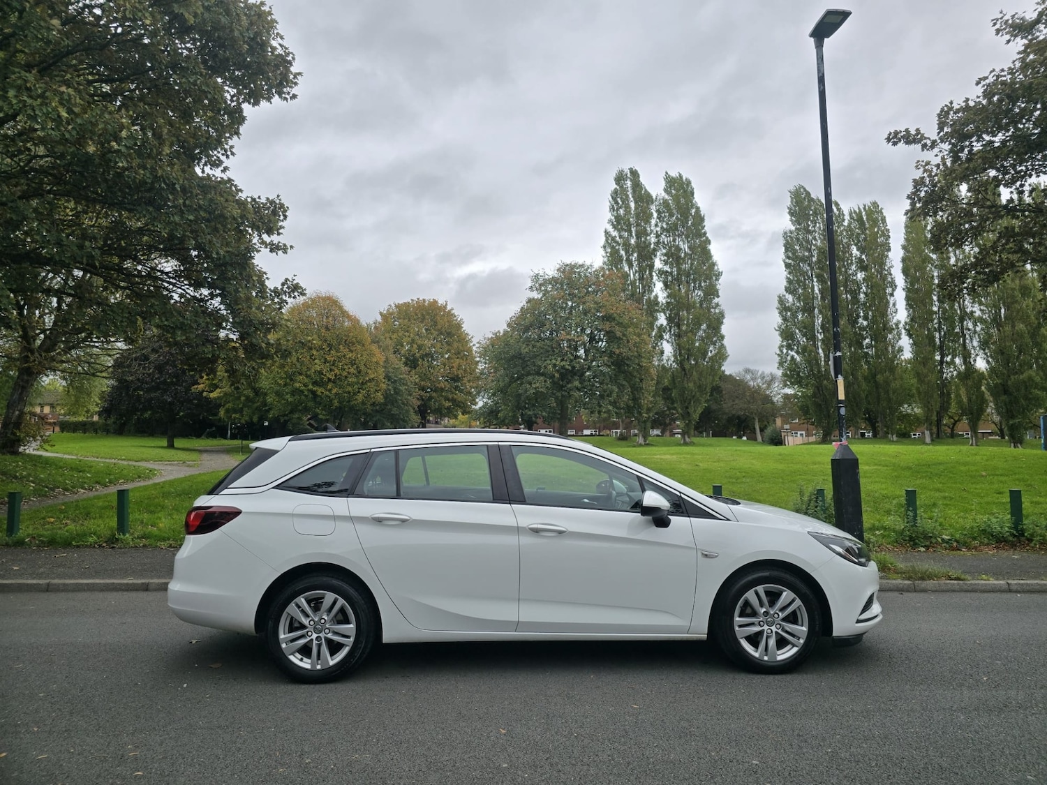 Used Vauxhall Astra 2017 for sale - 76554175: Photo 8
