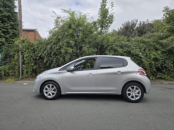 Used Peugeot 208 2015 for sale - 79380778: Photo