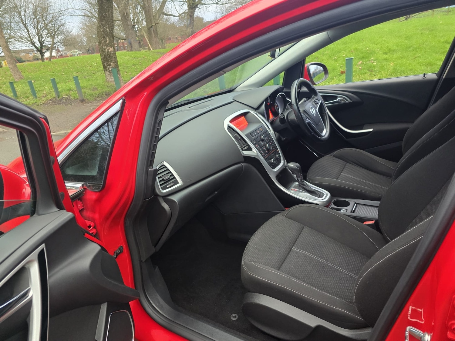 Used Vauxhall Astra 2011 for sale - 77603458: Photo 4