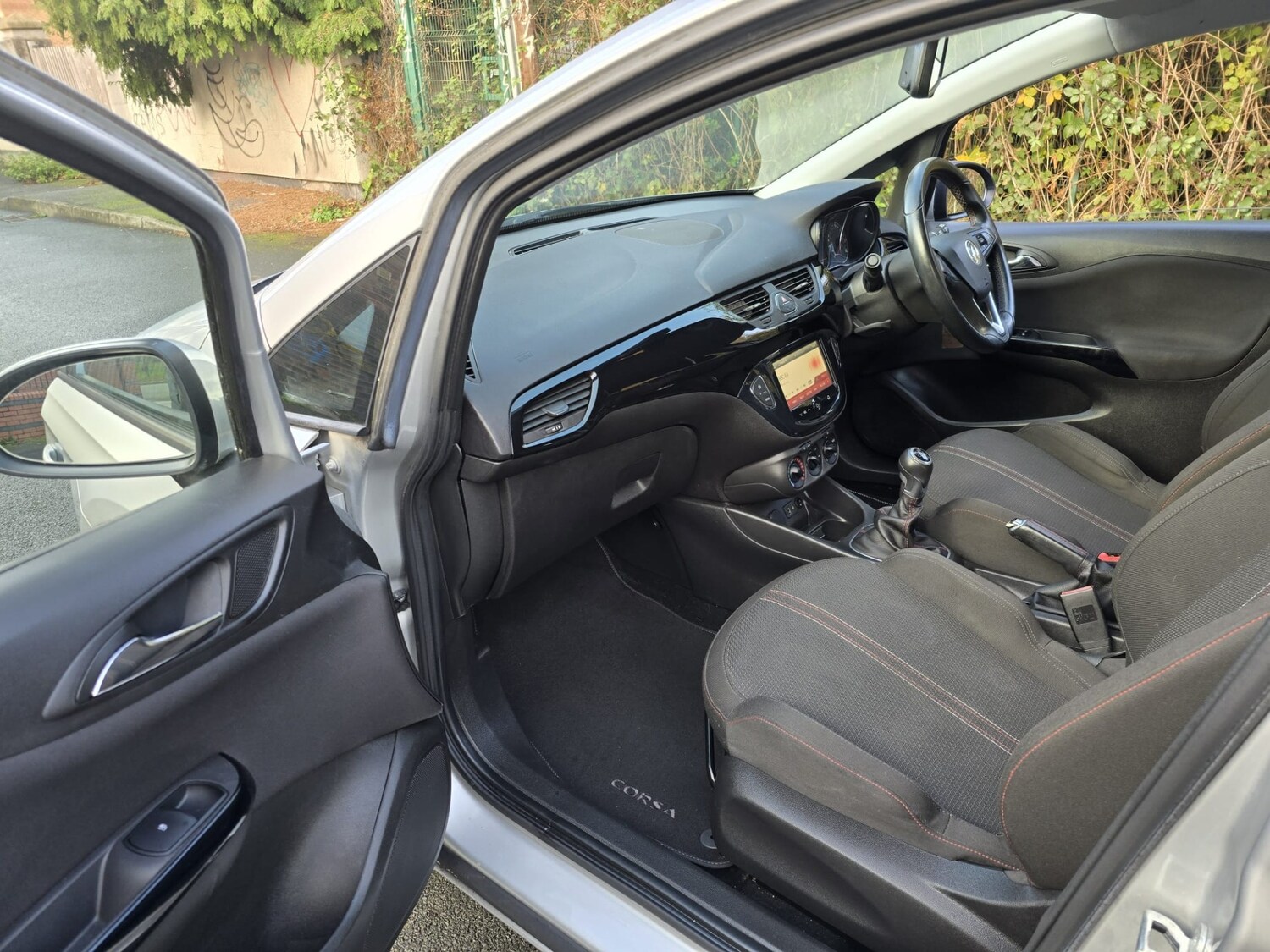 Used Vauxhall Corsa 2015 for sale - 77984077: Photo 5