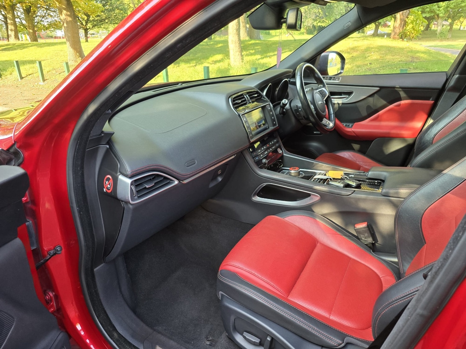 Used Jaguar F-Pace 2016 for sale - 76577167: Photo 12