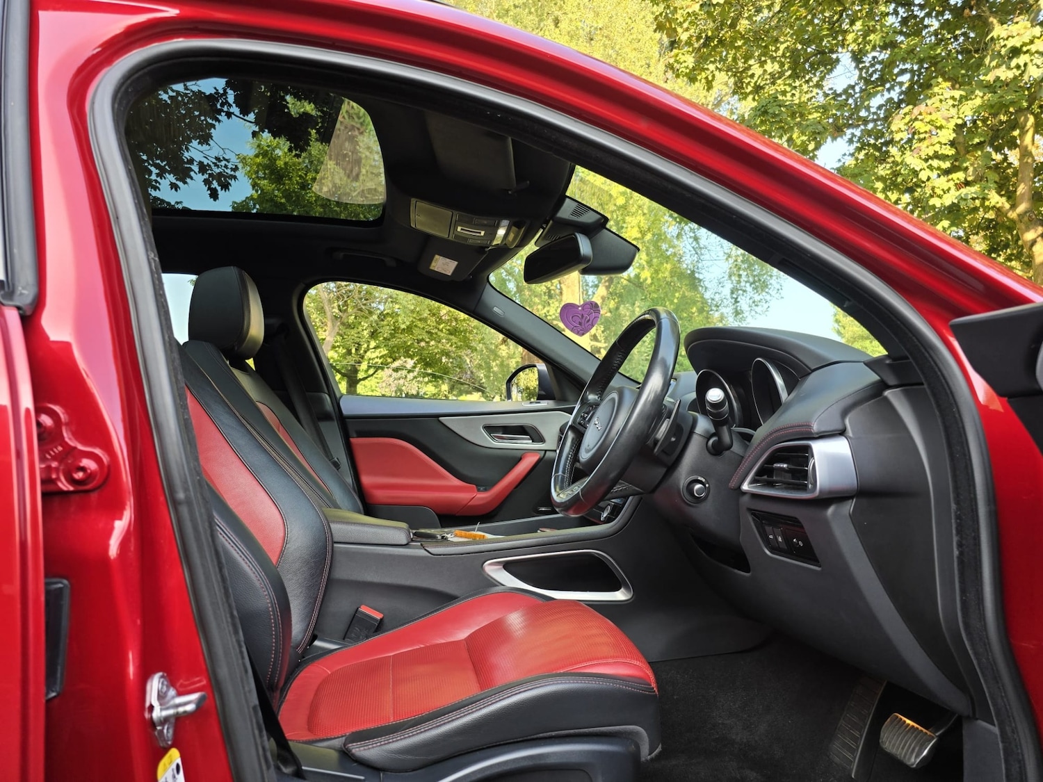 Used Jaguar F-Pace 2016 for sale - 76577167: Photo 9