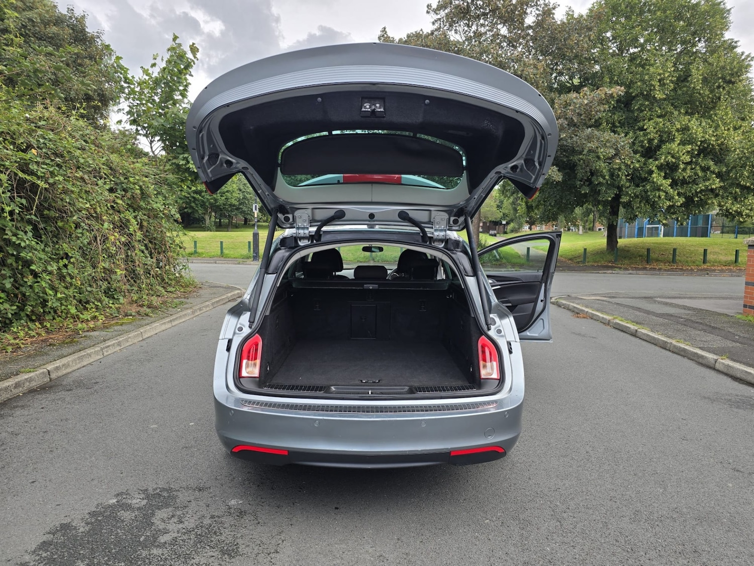 Used Vauxhall Insignia 2011 for sale - 77195527: Photo 9