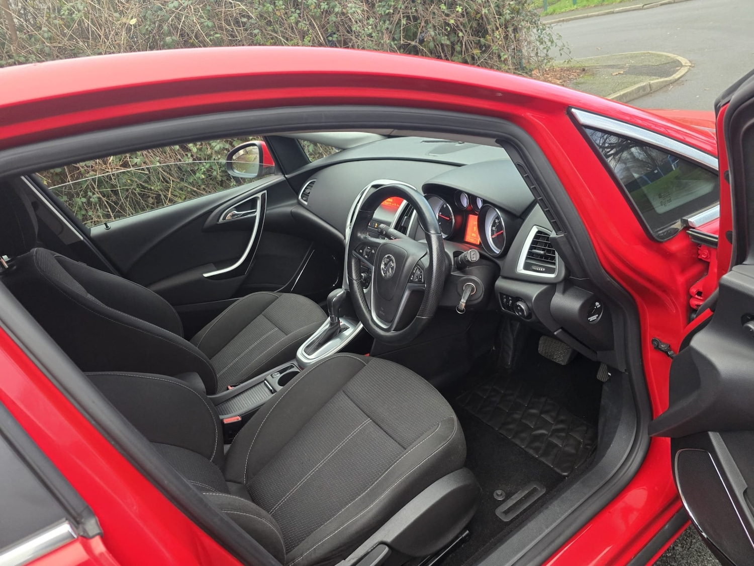 Used Vauxhall Astra 2011 for sale - 77984211: Photo 16