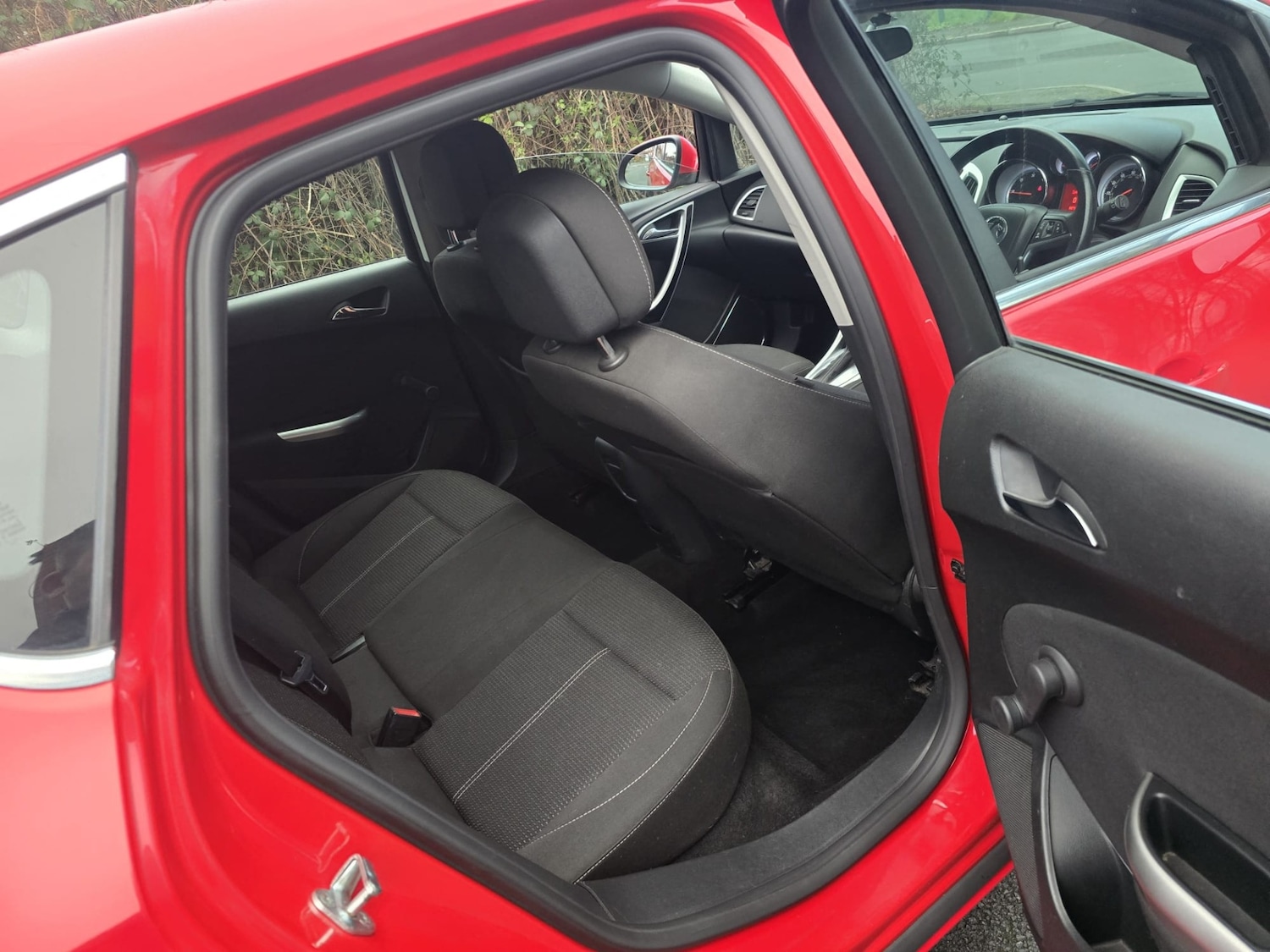 Used Vauxhall Astra 2011 for sale - 77984211: Photo 17