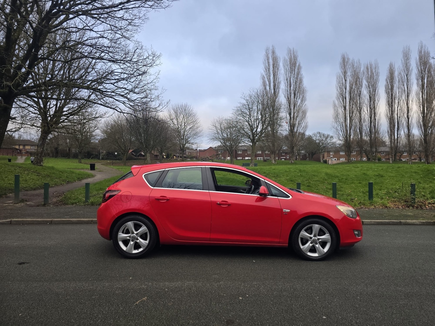 Used Vauxhall Astra 2011 for sale - 77984211: Photo 3