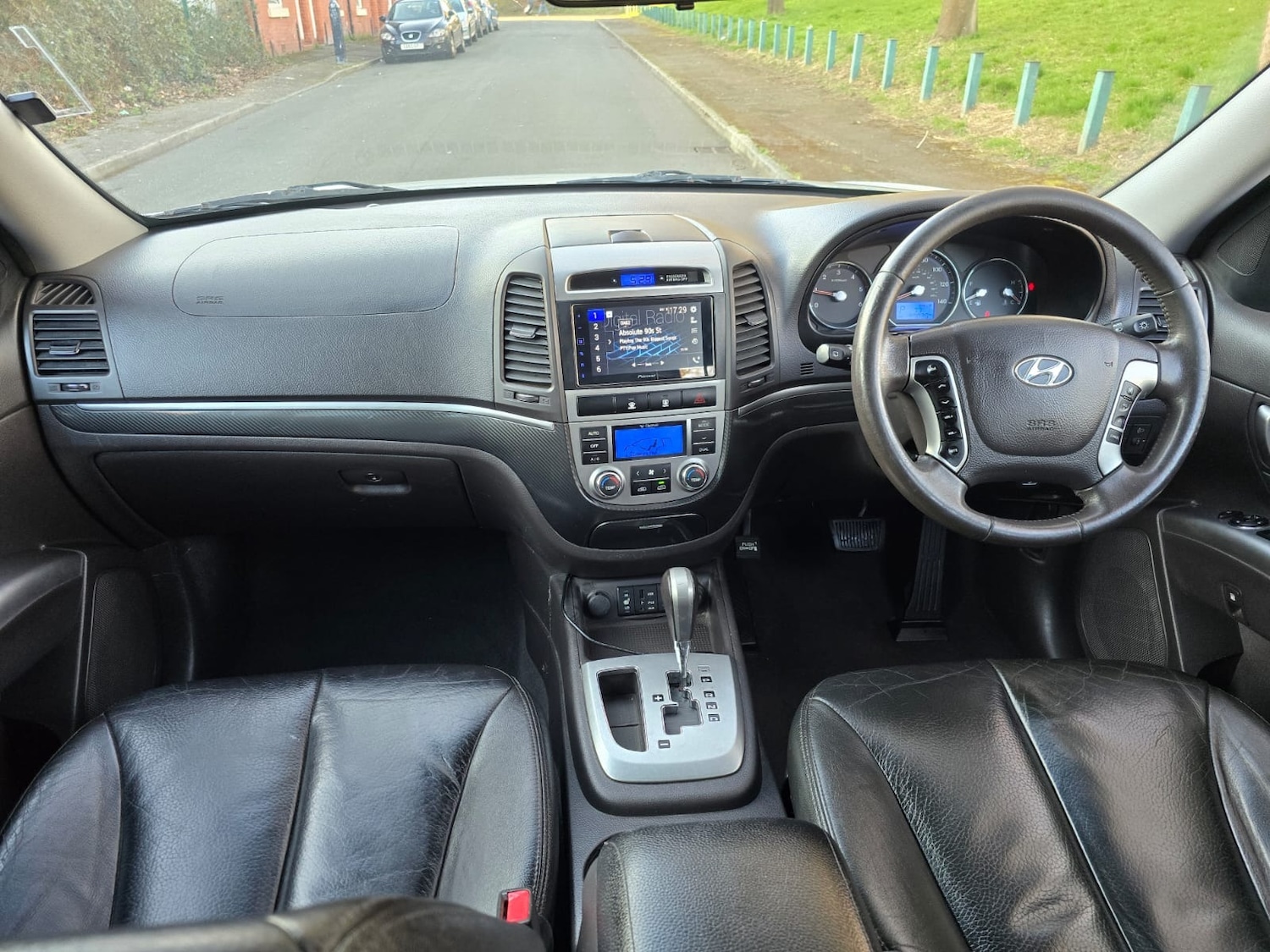 Used Hyundai Santa Fe 2010 for sale - 76476998: Photo 10