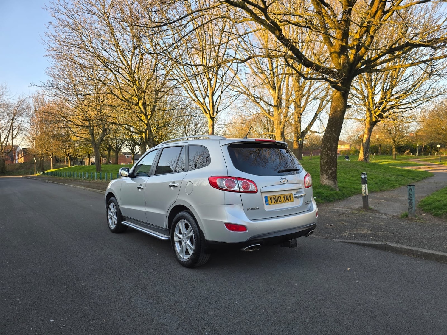 Used Hyundai Santa Fe 2010 for sale - 76476998: Photo 3