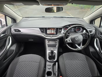 Used Vauxhall Astra 2017 for sale - 77603445: Photo