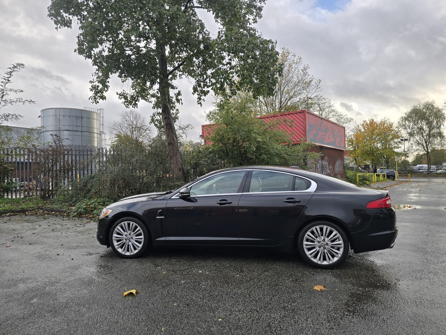 Used Jaguar XF 2010 for sale - 77404795: Photo 2