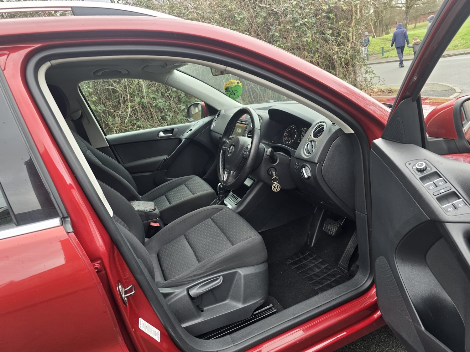 Used Volkswagen Tiguan 2011 for sale - 77168600: Photo 6