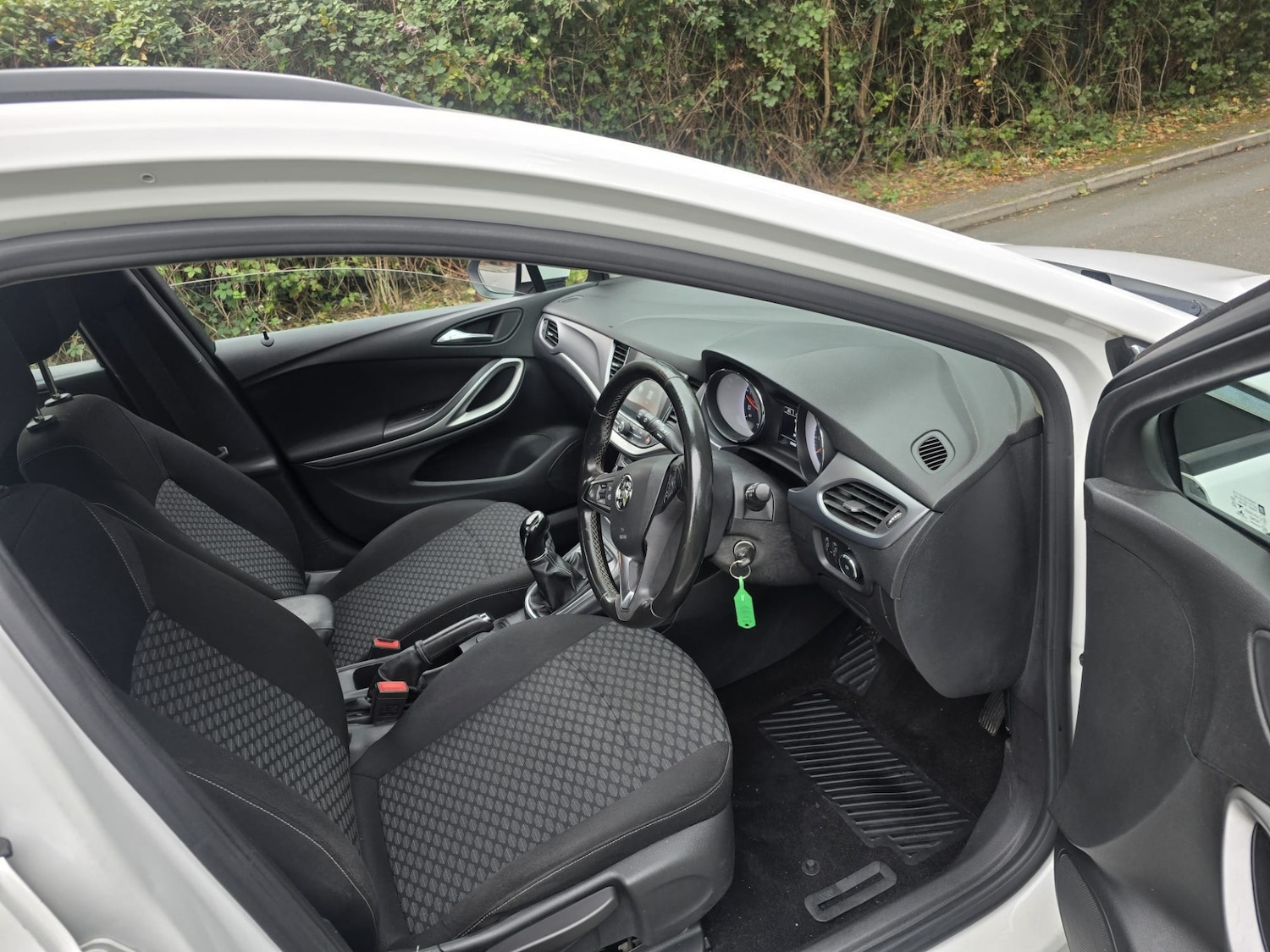 Used Vauxhall Astra 2017 for sale - 76478094: Photo 5