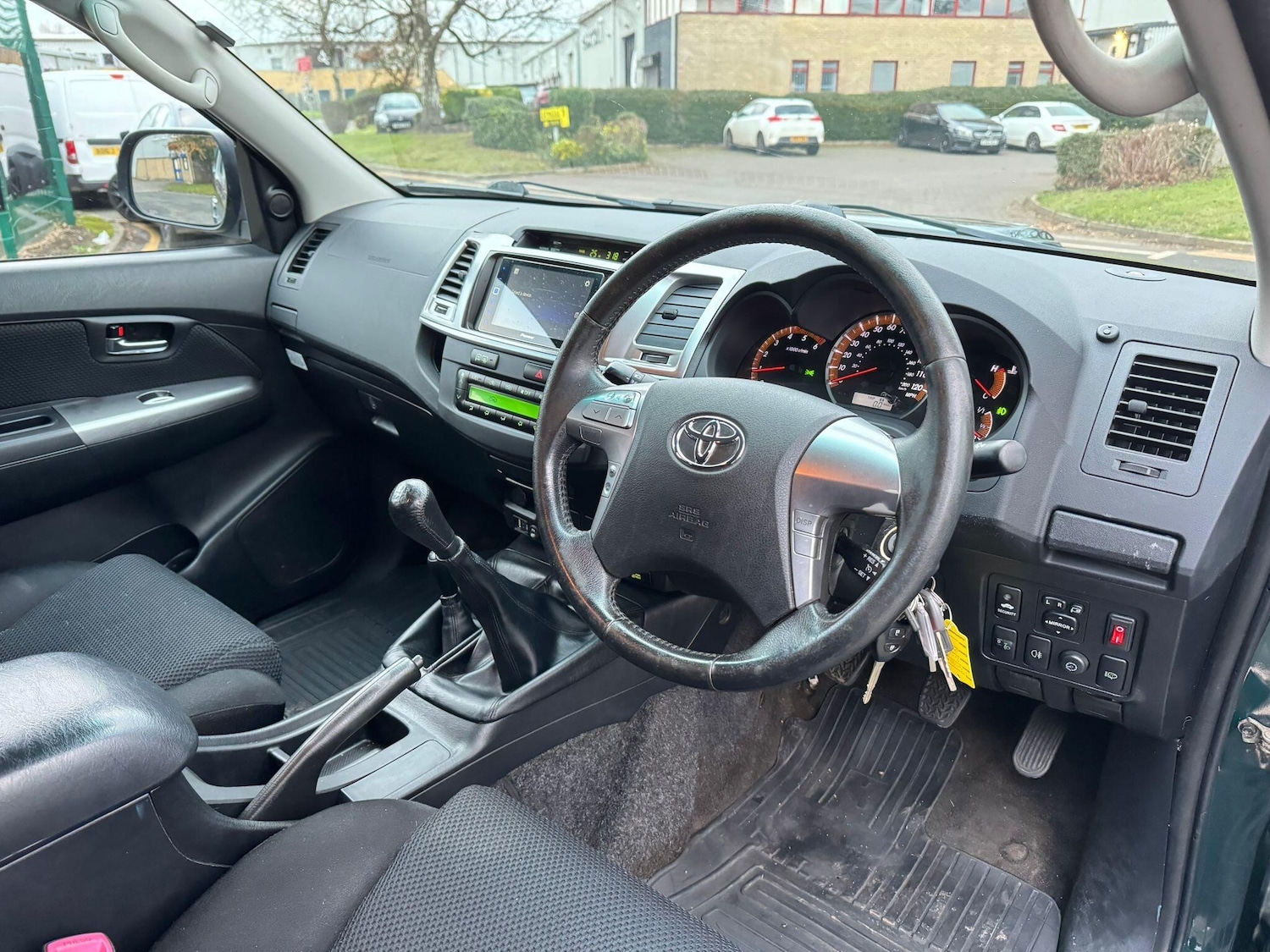 Used Toyota Hilux 2015 for sale - 76935860: Photo 23