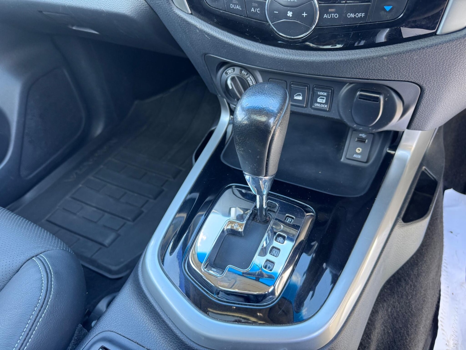 Used Nissan Navara 2017 for sale - 78128172: Photo 24