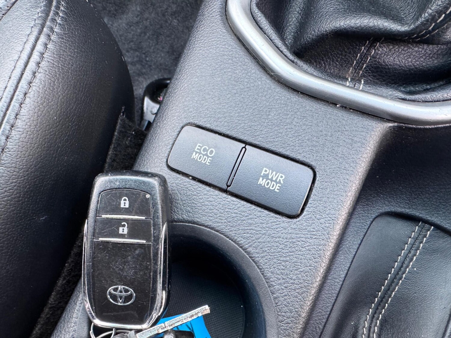 Used Toyota Hilux for sale - 77768244: Photo 31