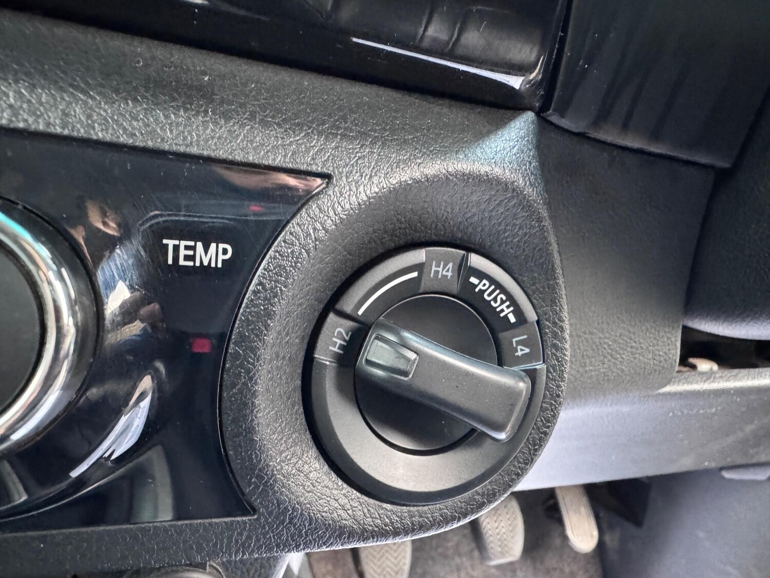 Used Toyota Hilux for sale - 77768244: Photo 32