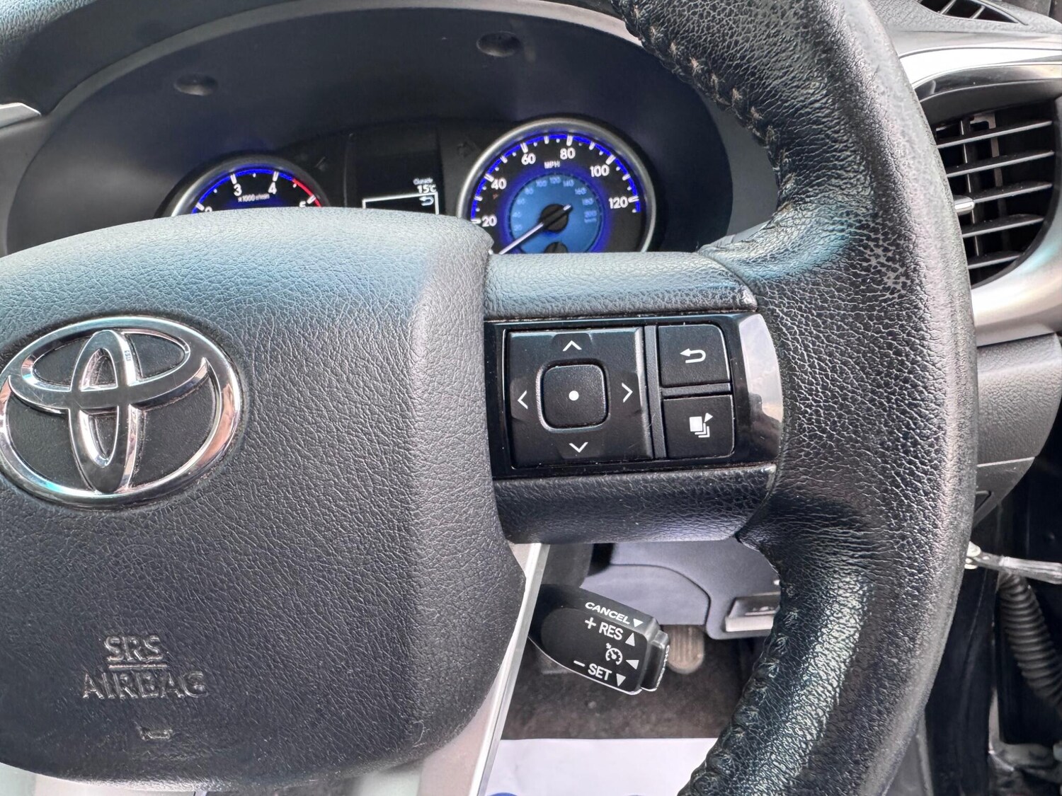 Used Toyota Hilux for sale - 77768244: Photo 34