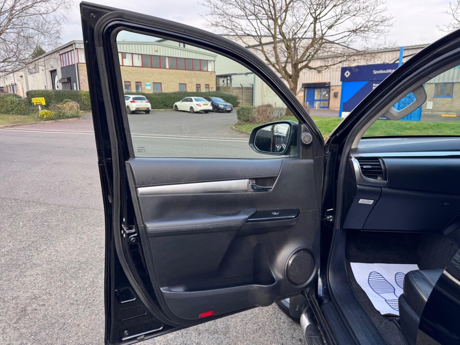 Used Toyota Hilux for sale - 77768244: Photo 40