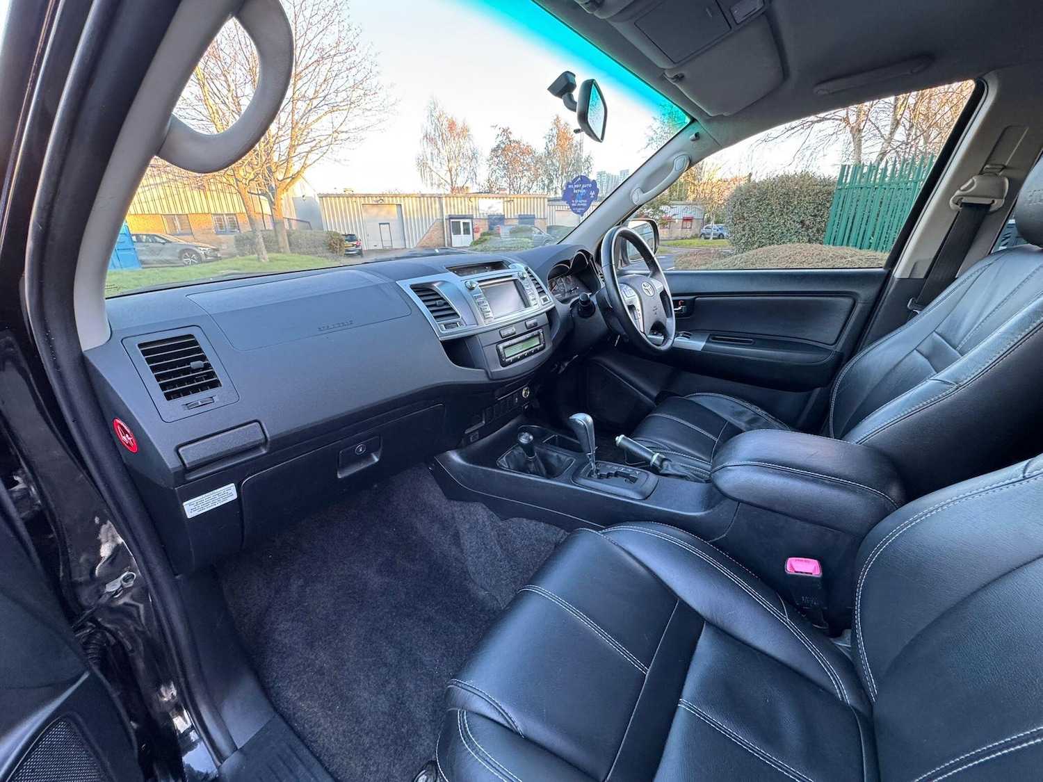 Used Toyota Hilux 2015 for sale - 76855925: Photo 18