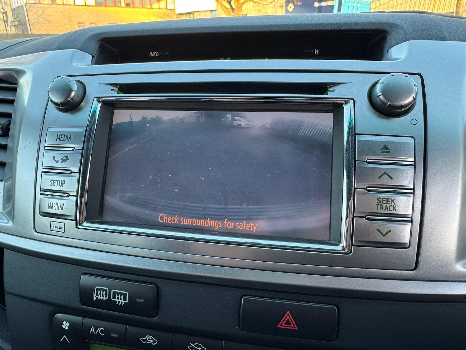 Used Toyota Hilux 2015 for sale - 76855925: Photo 27