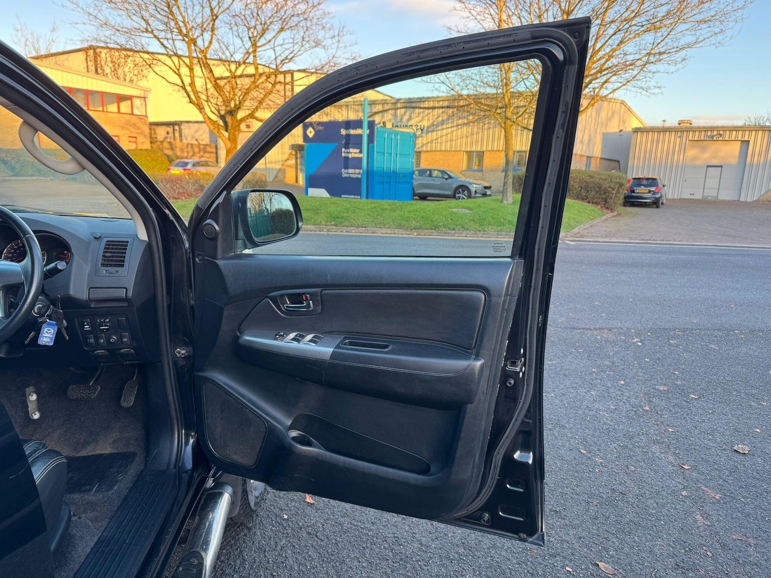 Used Toyota Hilux 2015 for sale - 76855925: Photo 43